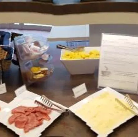 Le Vele Отель Риччоне